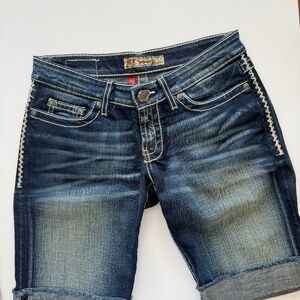 BKE Sabrina Bermuda shorts 26